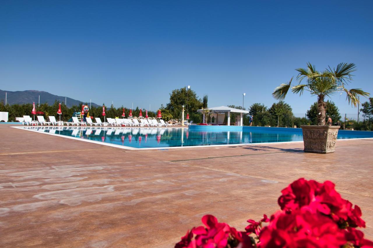 Balneo And Spa Complex Mineral Ягода Екстериор снимка
