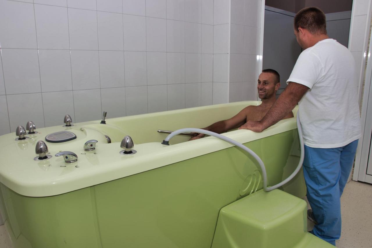 Balneo And Spa Complex Mineral Ягода Екстериор снимка